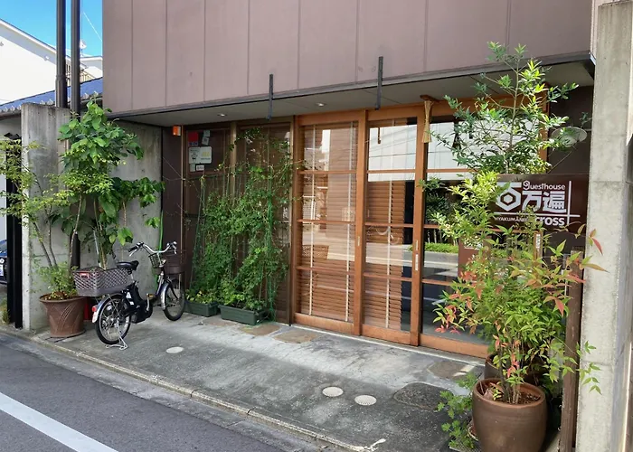 ｇｕｅｓｔｈｏｕｓｅ　百万遍ｃｒｏｓｓ